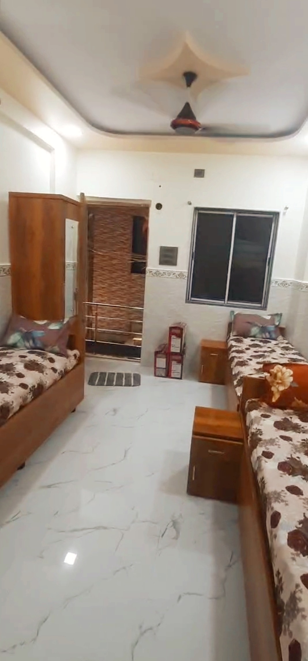 Dolphin PG B-460 Photo 1 Dolphin PG B-460 Photo 1