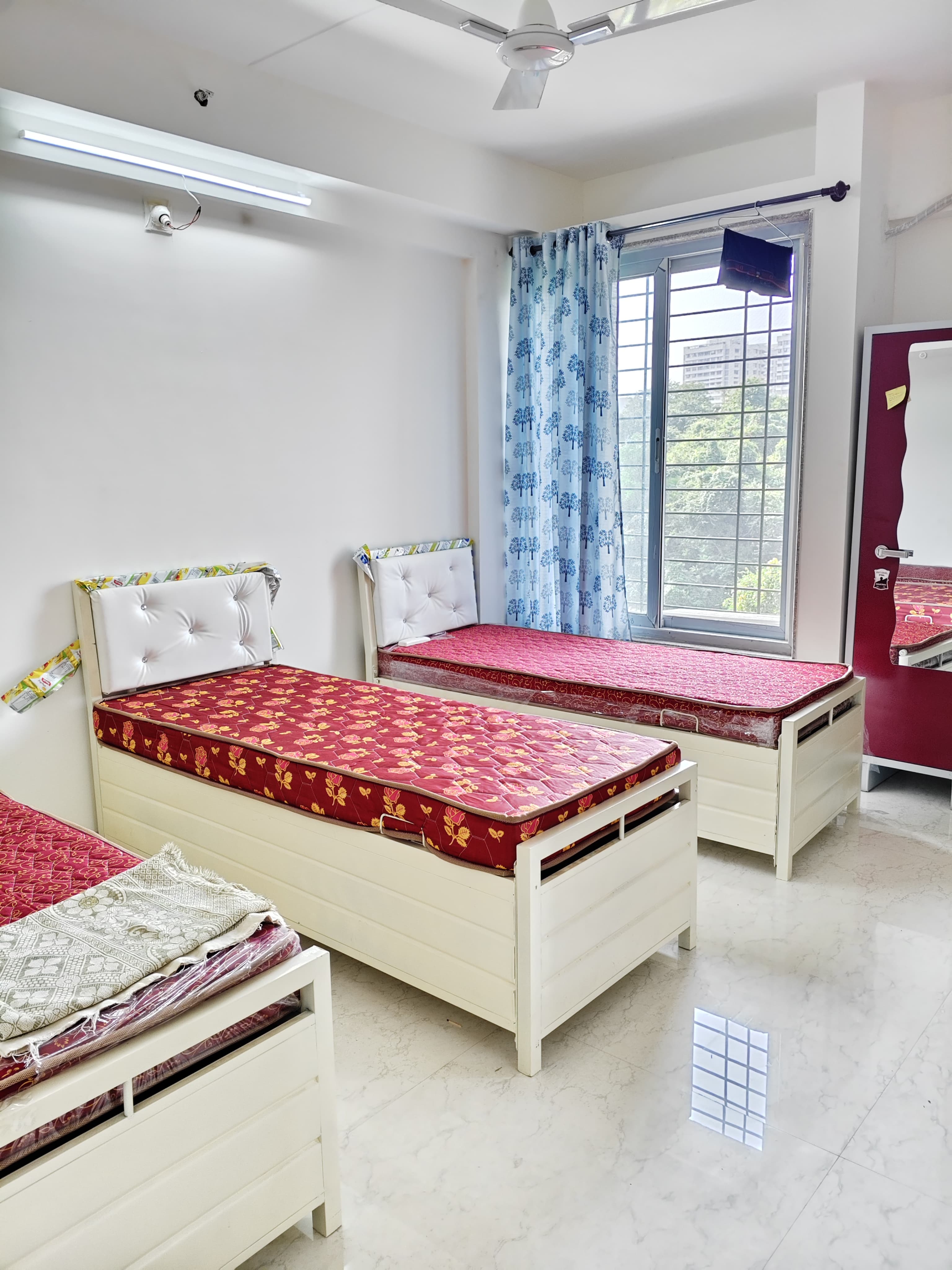 STEP THE NEW LAKE PALACE POWAI - Image 1