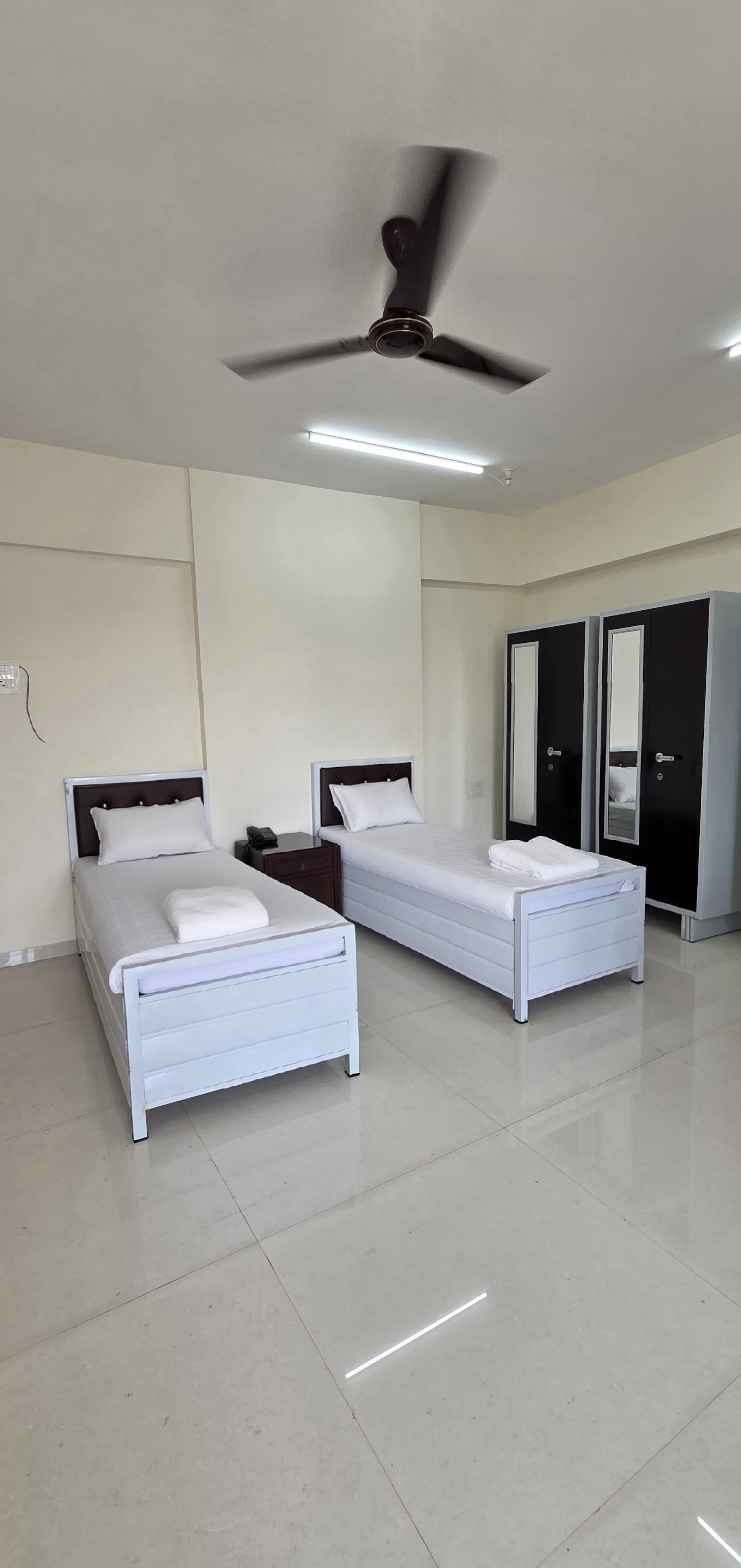 Kahan Jash - B802 - Image 1