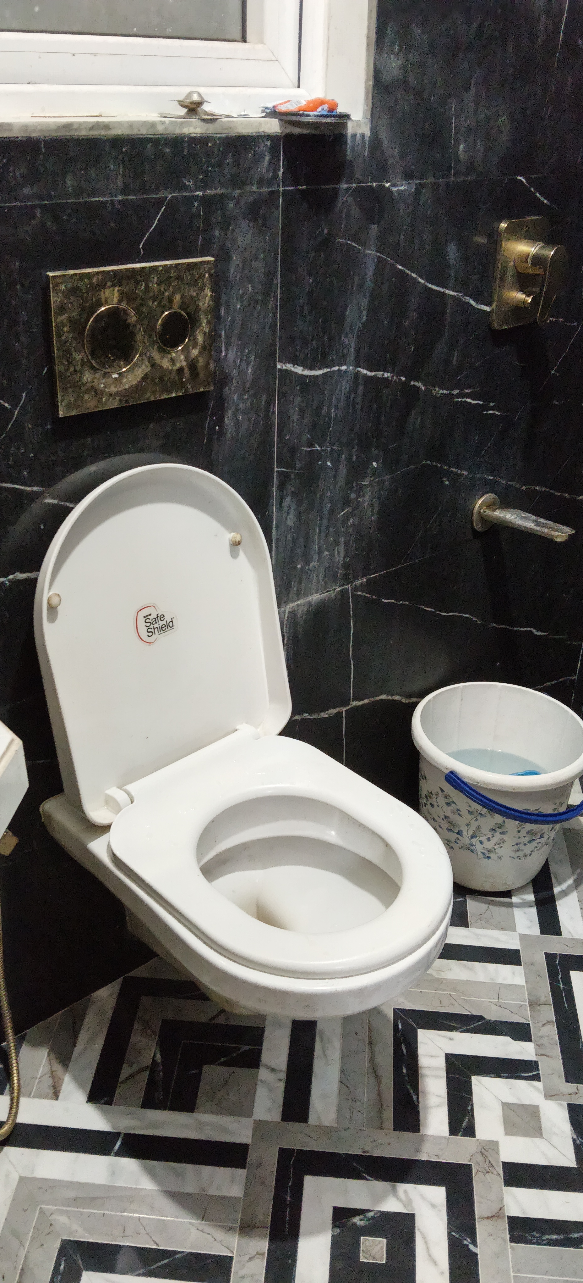 Mass U Foria E 401 KURLA - Image 4