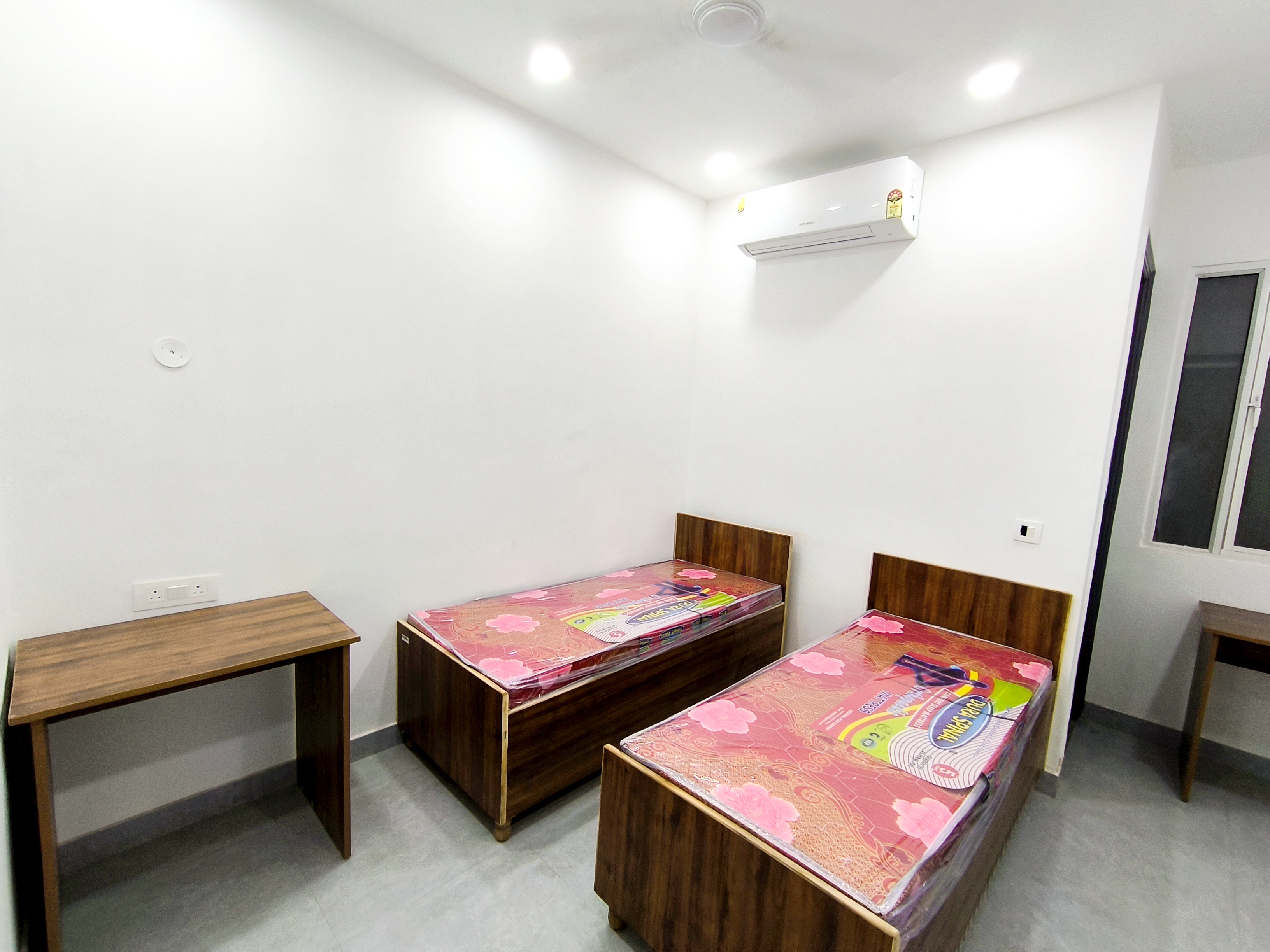 EcoHome Dreamers - Image 1