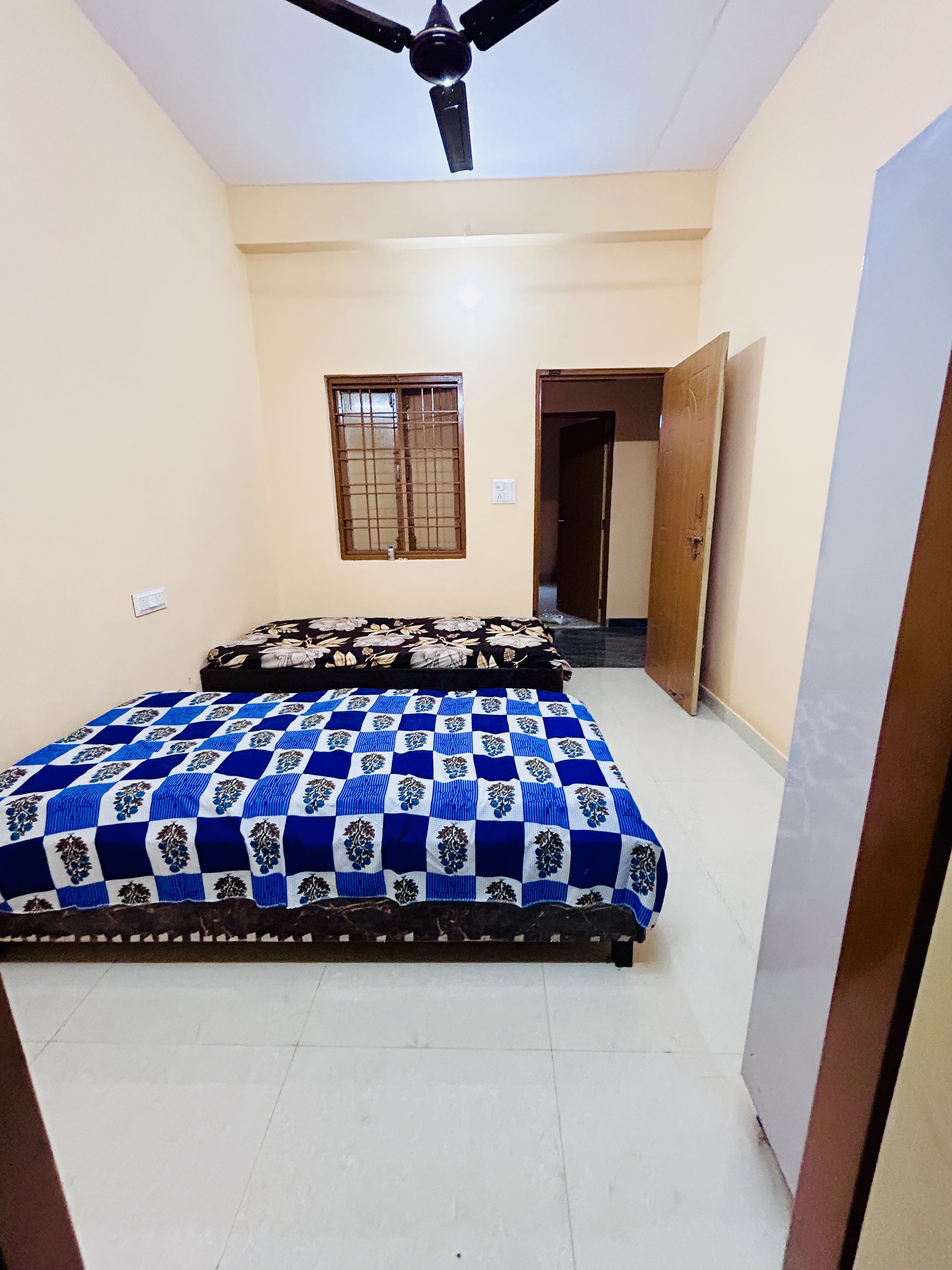 Aggarwal Boys PG  Photo 1