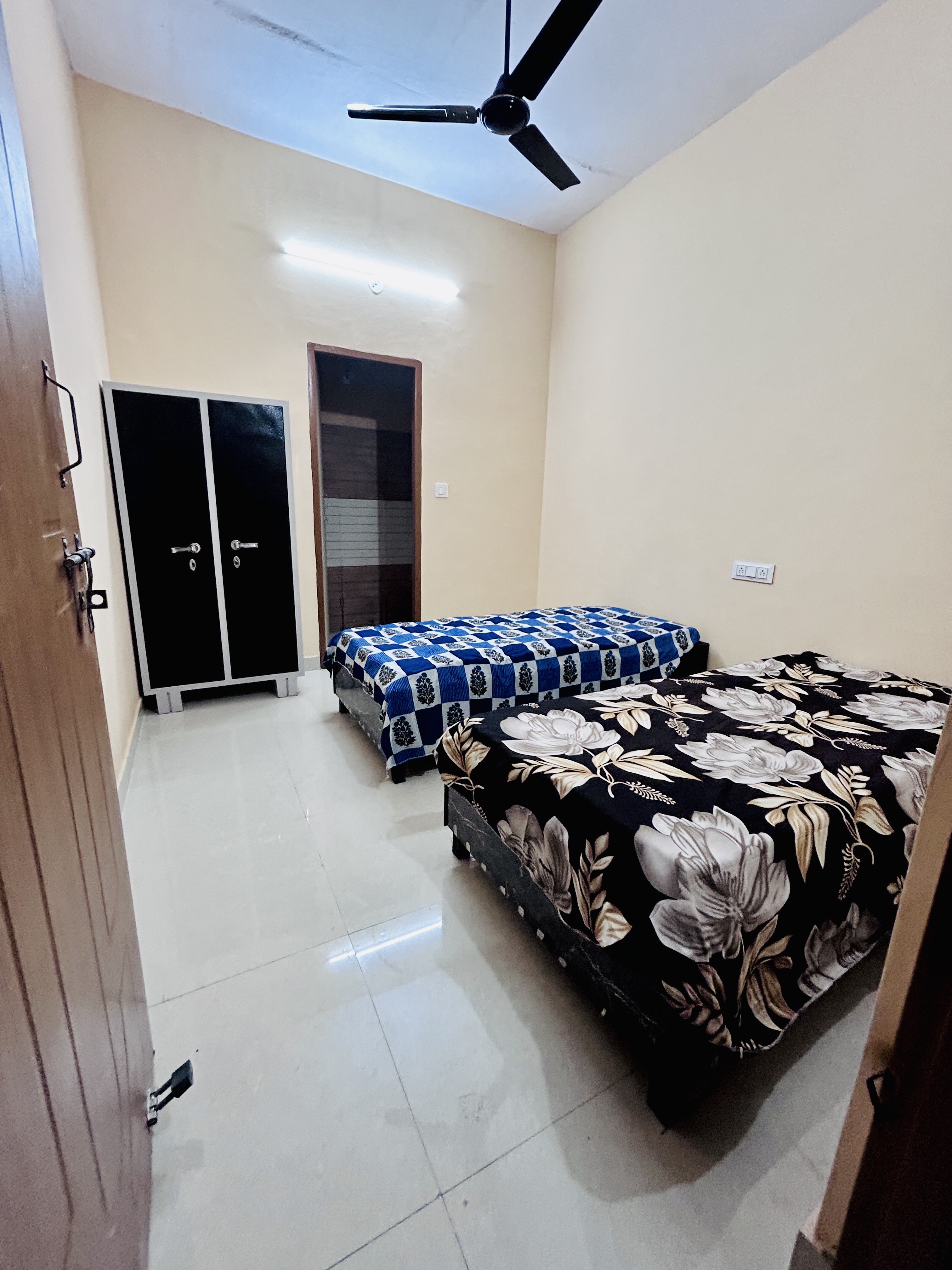 Aggarwal Boys PG  Photo 2