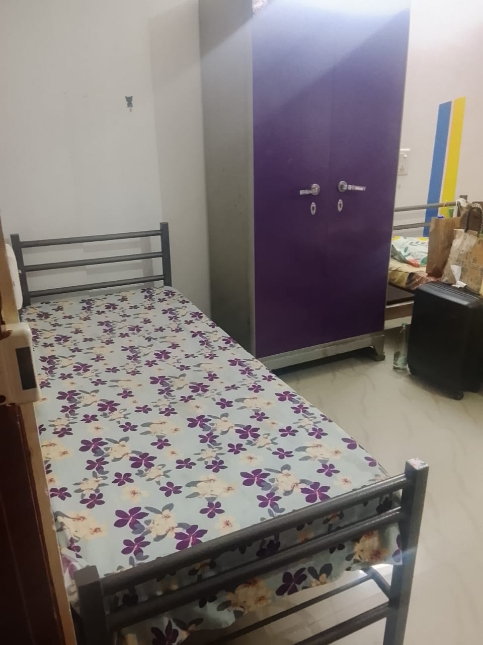 Vilaasa A Hoodi - Image 1