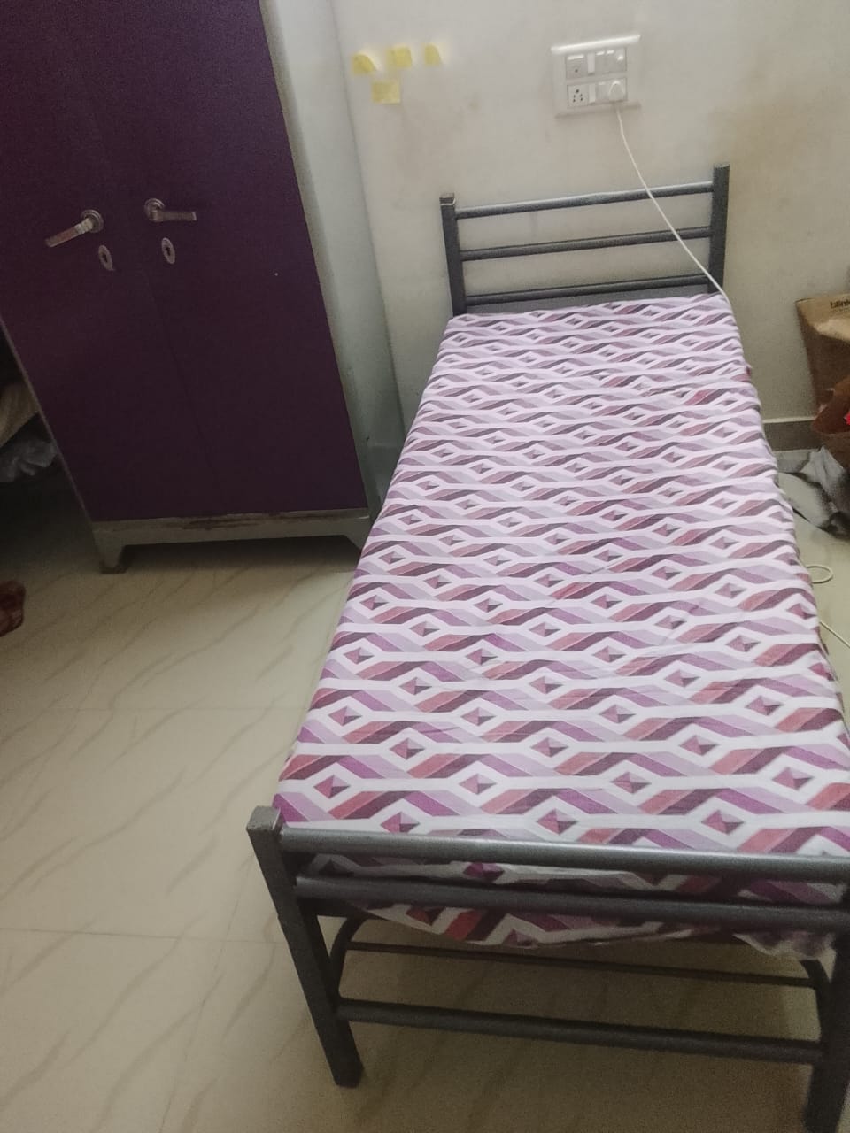 Vilaasa A Hoodi - Image 3