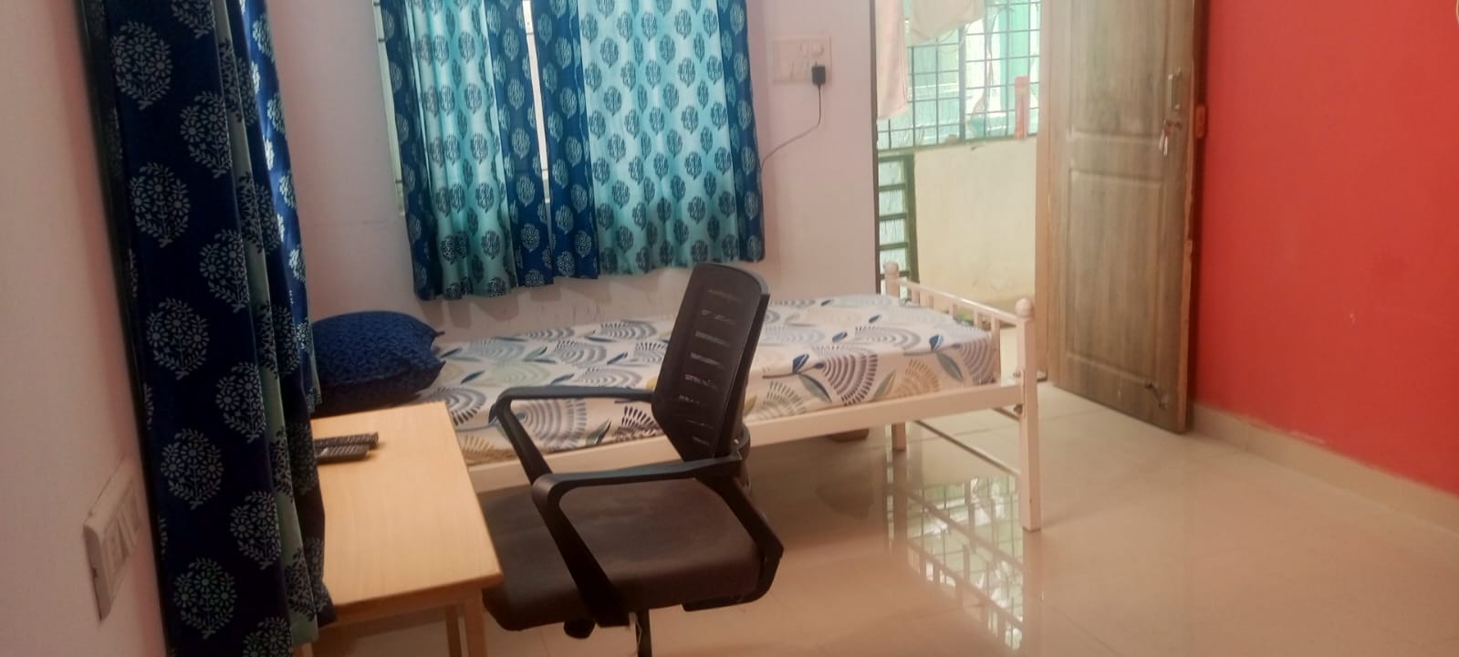 Vilaasa C Hoodi - Image 1