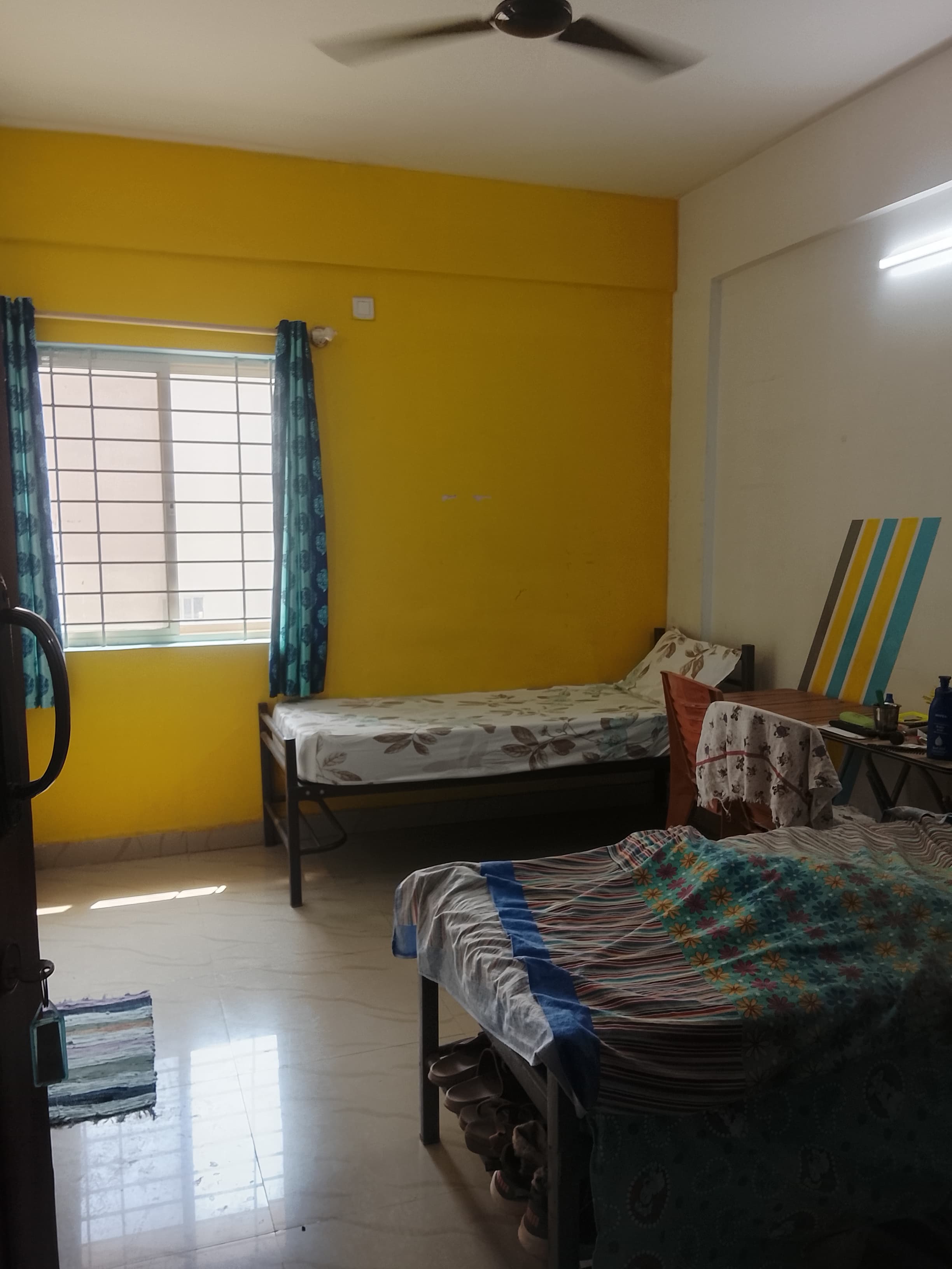 Vilaasa A Hoodi - Image 6