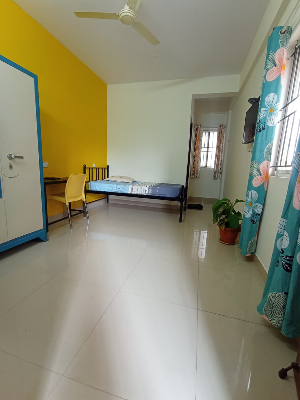 Vilaasa B Hoodi - Image 9