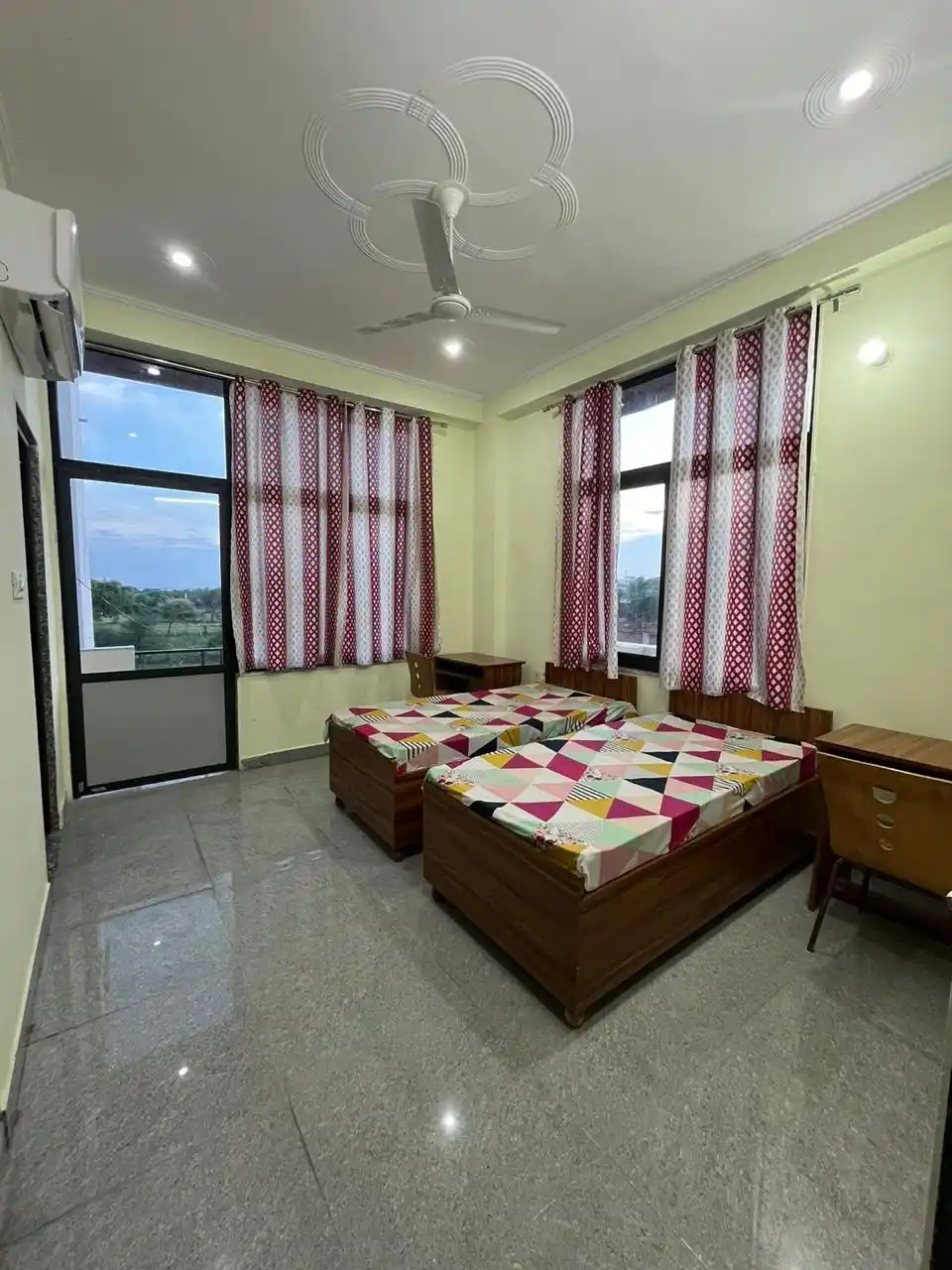 STAY WELL HOSTEL GIRLS  Photo 2