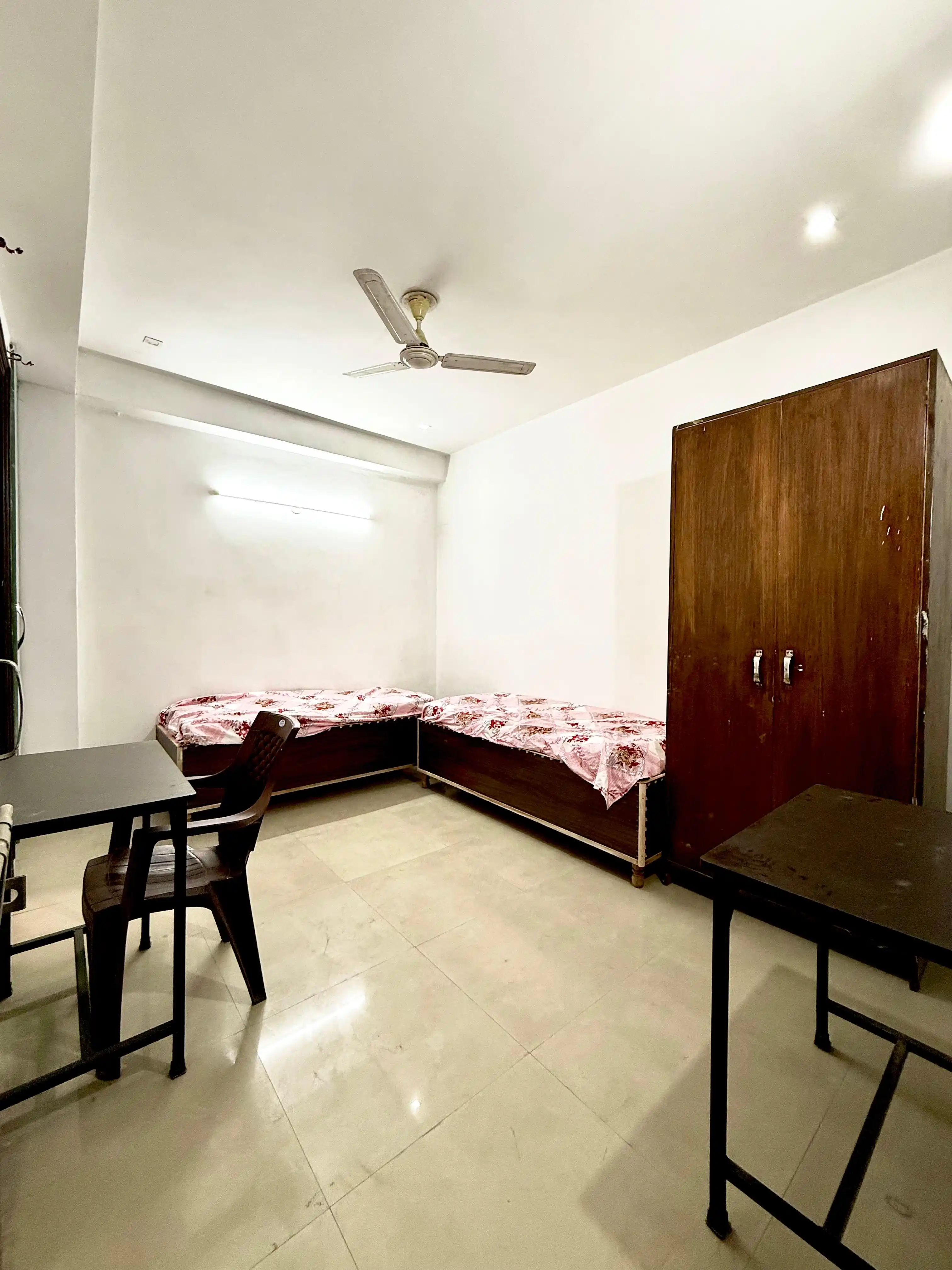 Livit Stays Platinum Photo 1