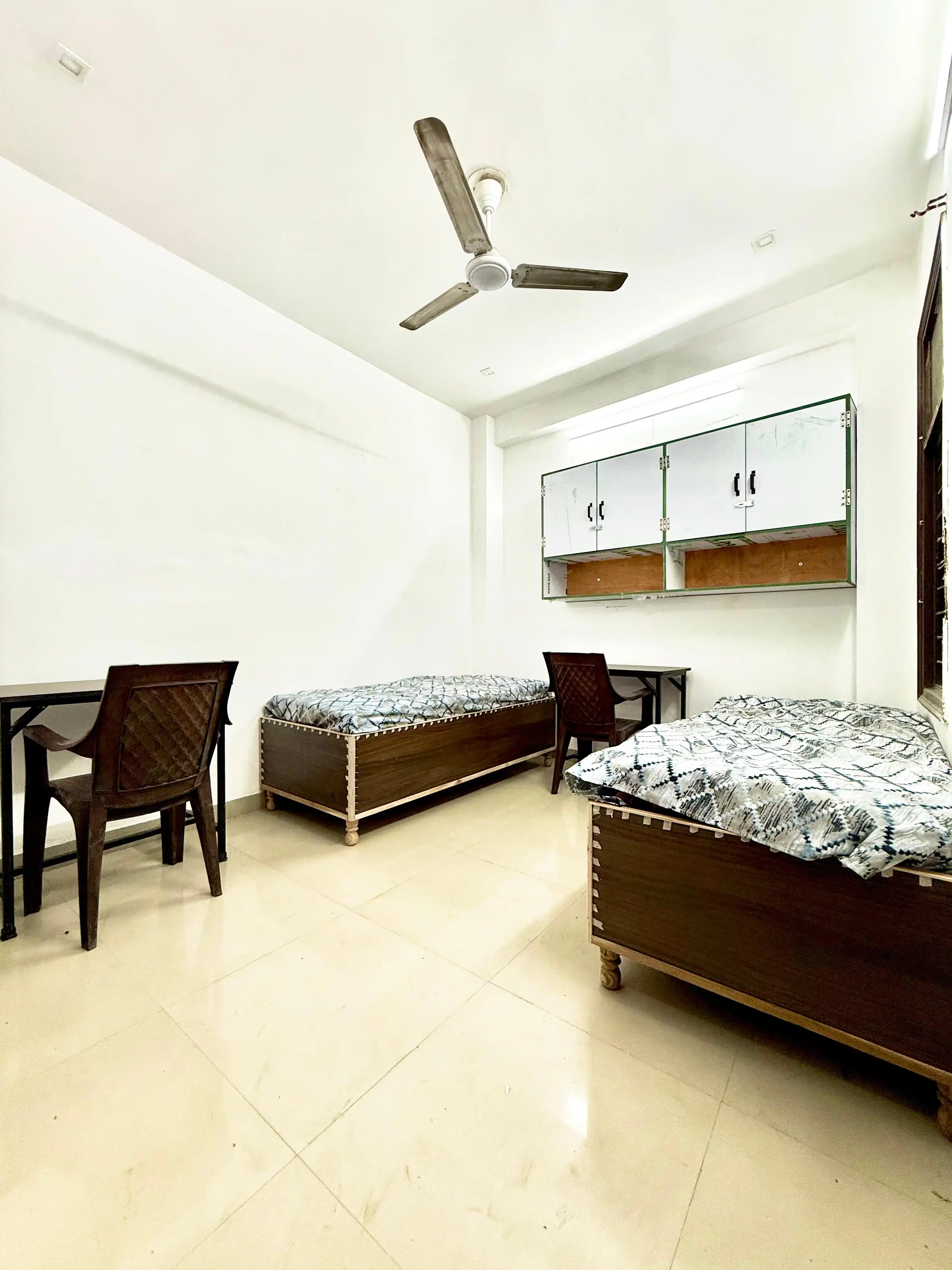 Livit Stays Platinum Photo 6