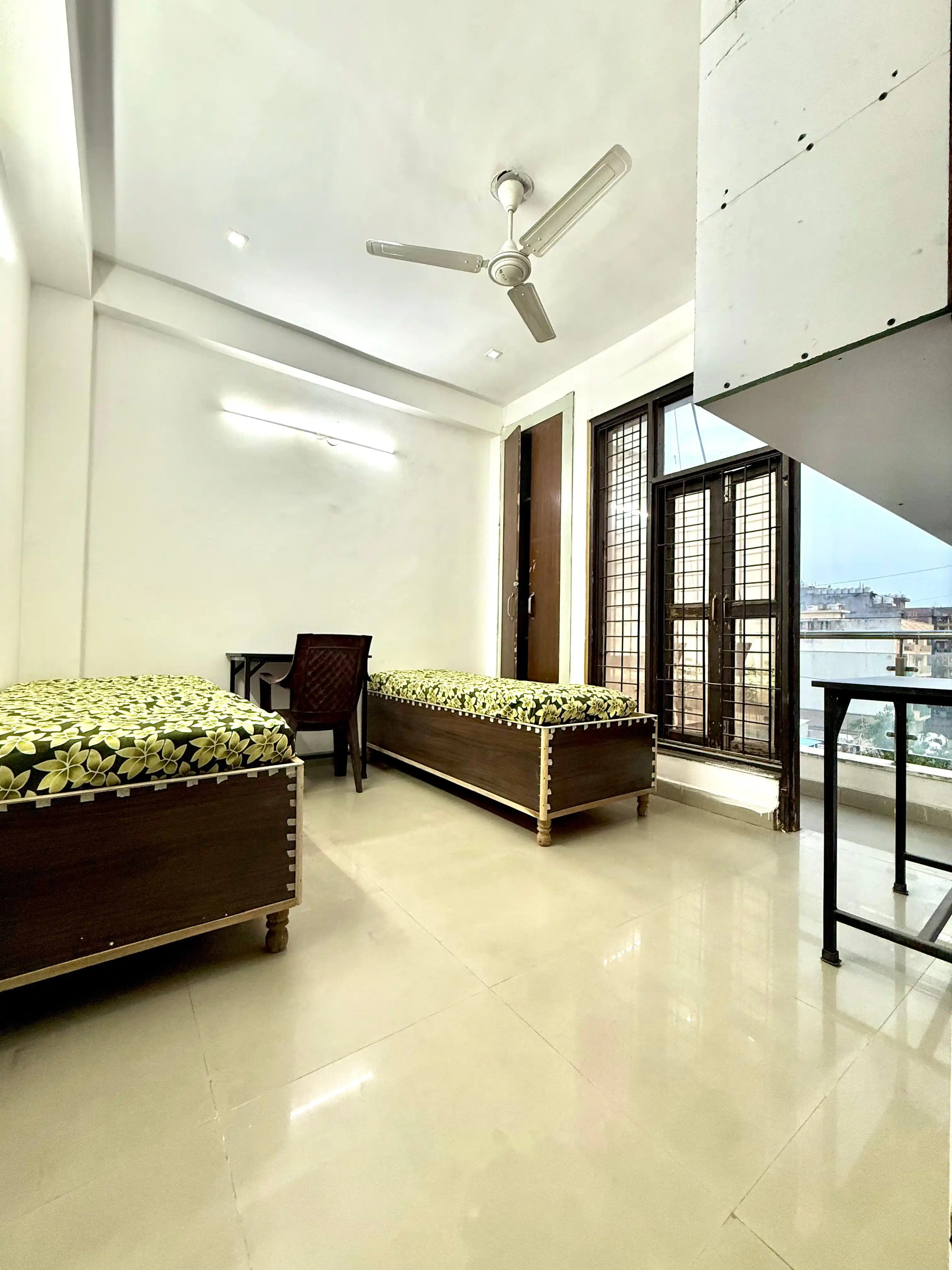 LivIT Stays Platinum - Image 8