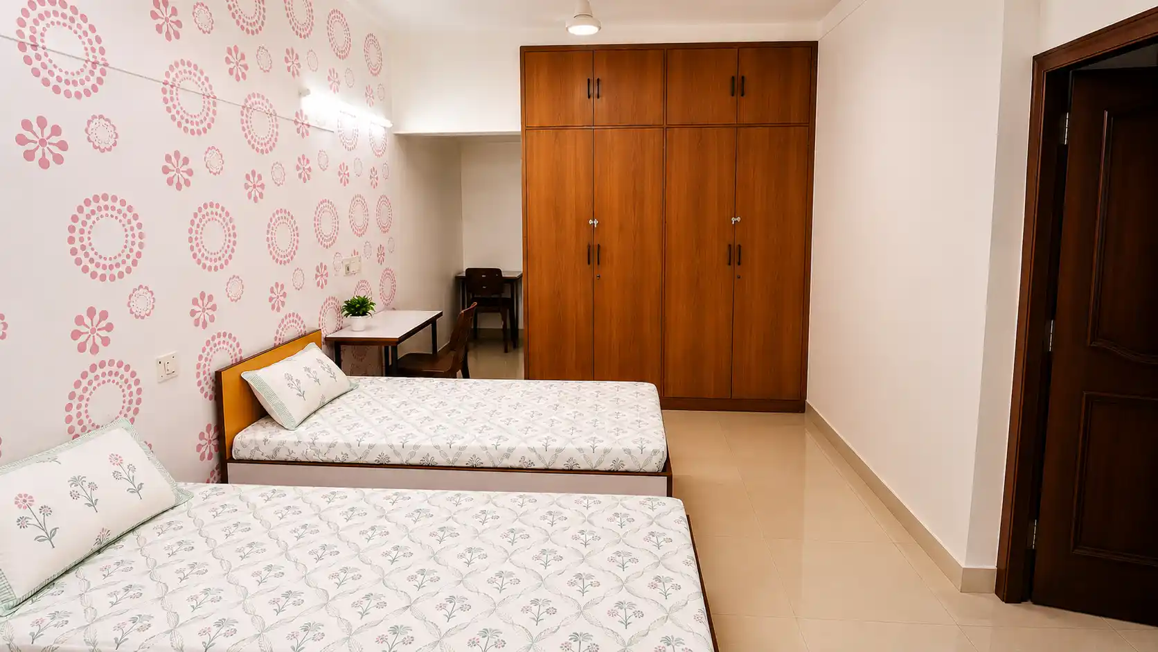 BMB-Tulip House - Image 7