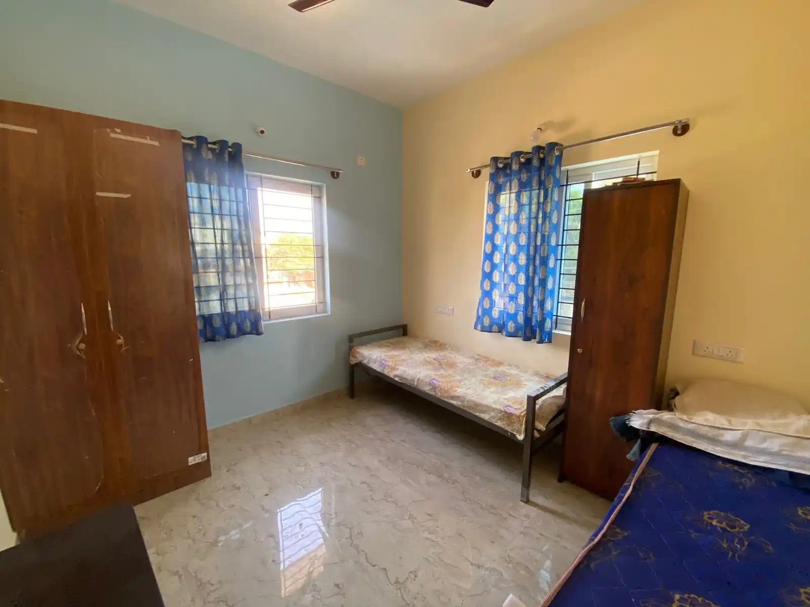 Pramod’s Paying Guest  Photo 4
