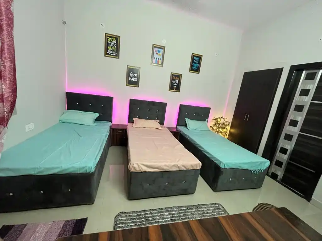 LUXO PG Sec 121 Photo 4 LUXO PG Sec 121 Photo 4