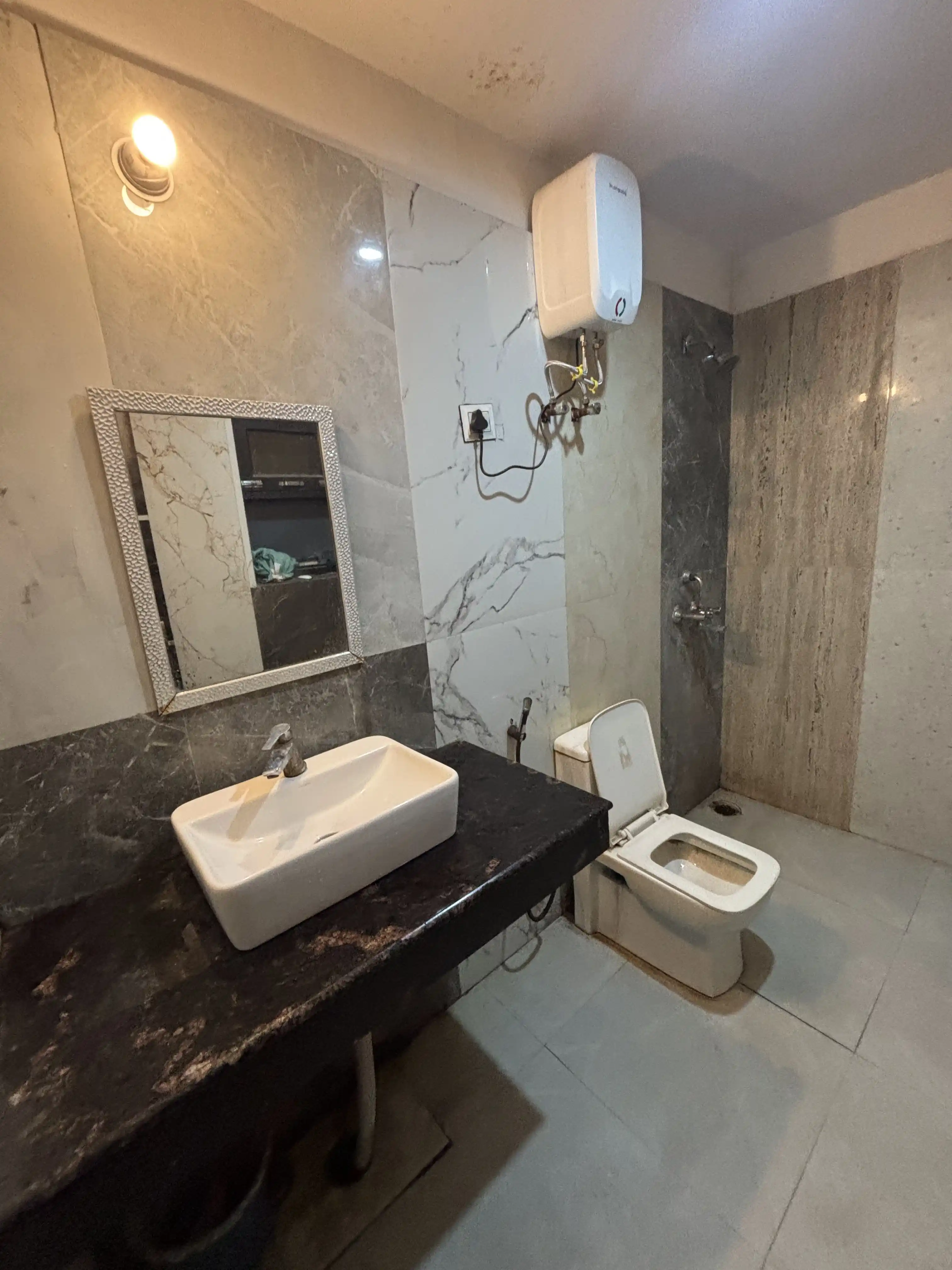 LUXO PG Sec 121  Photo 6