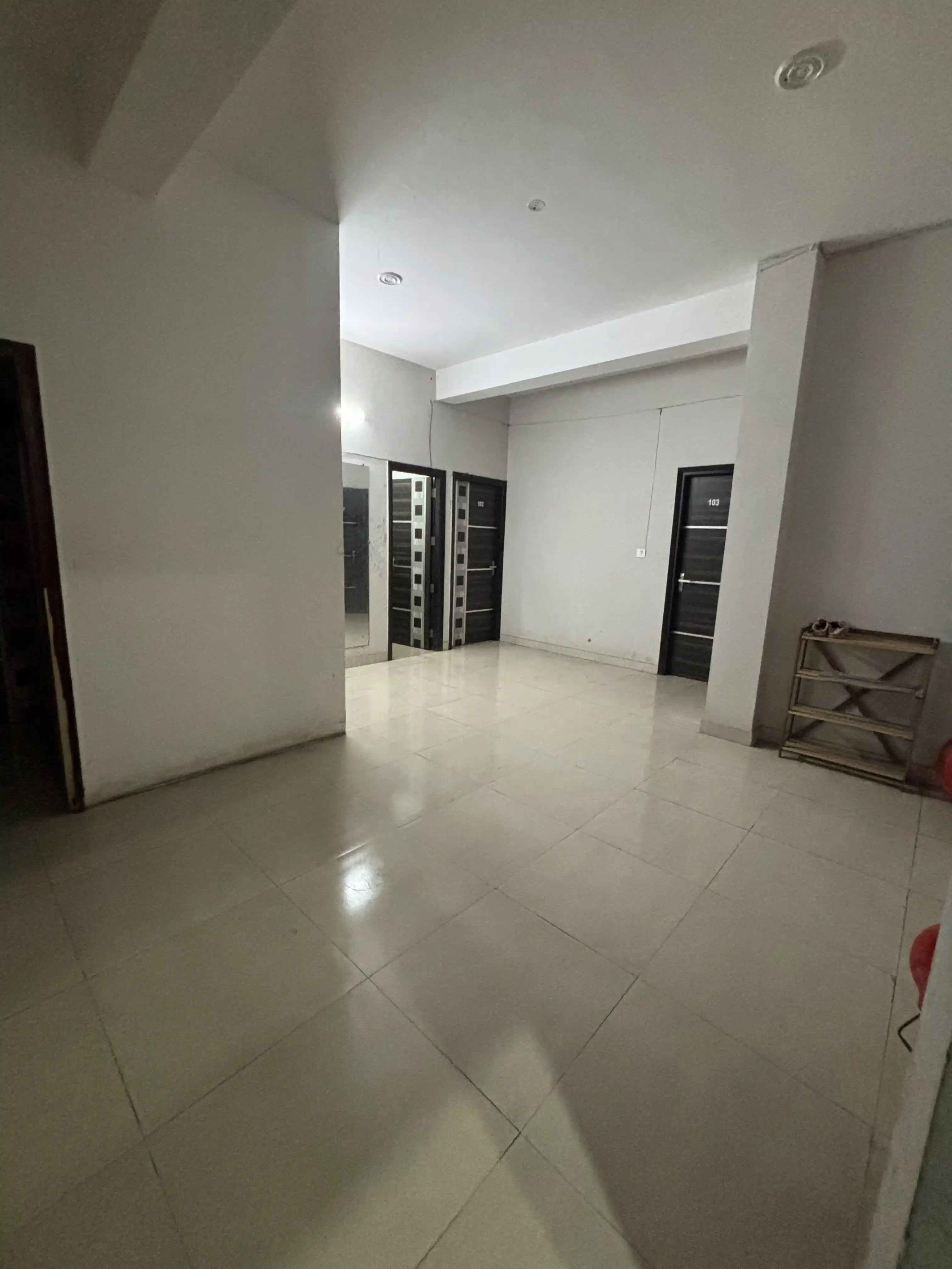 LUXO PG Sec 121  Photo 4