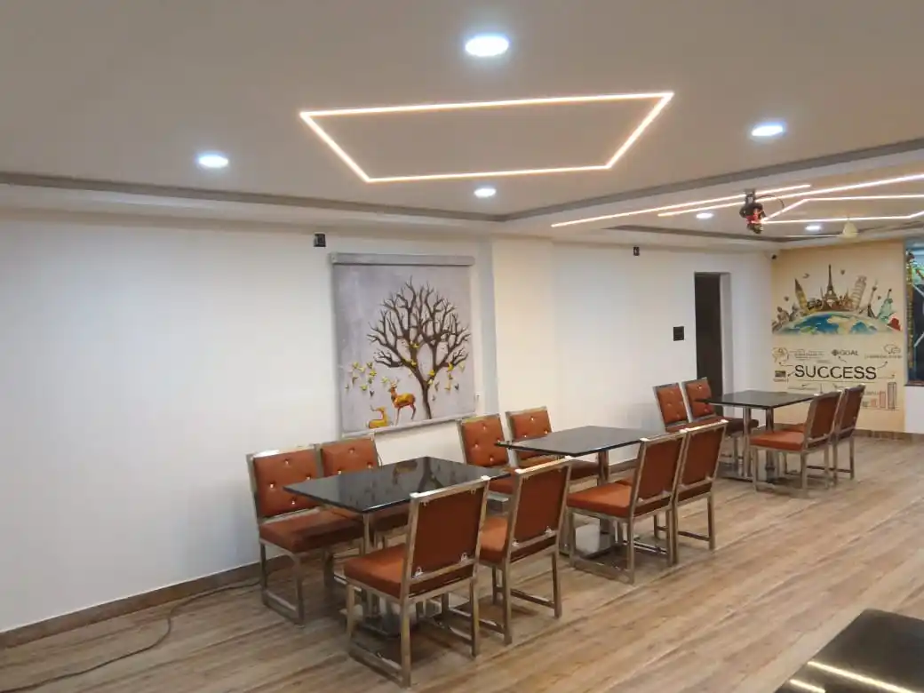 SVR Lavish Lounge Photo 6