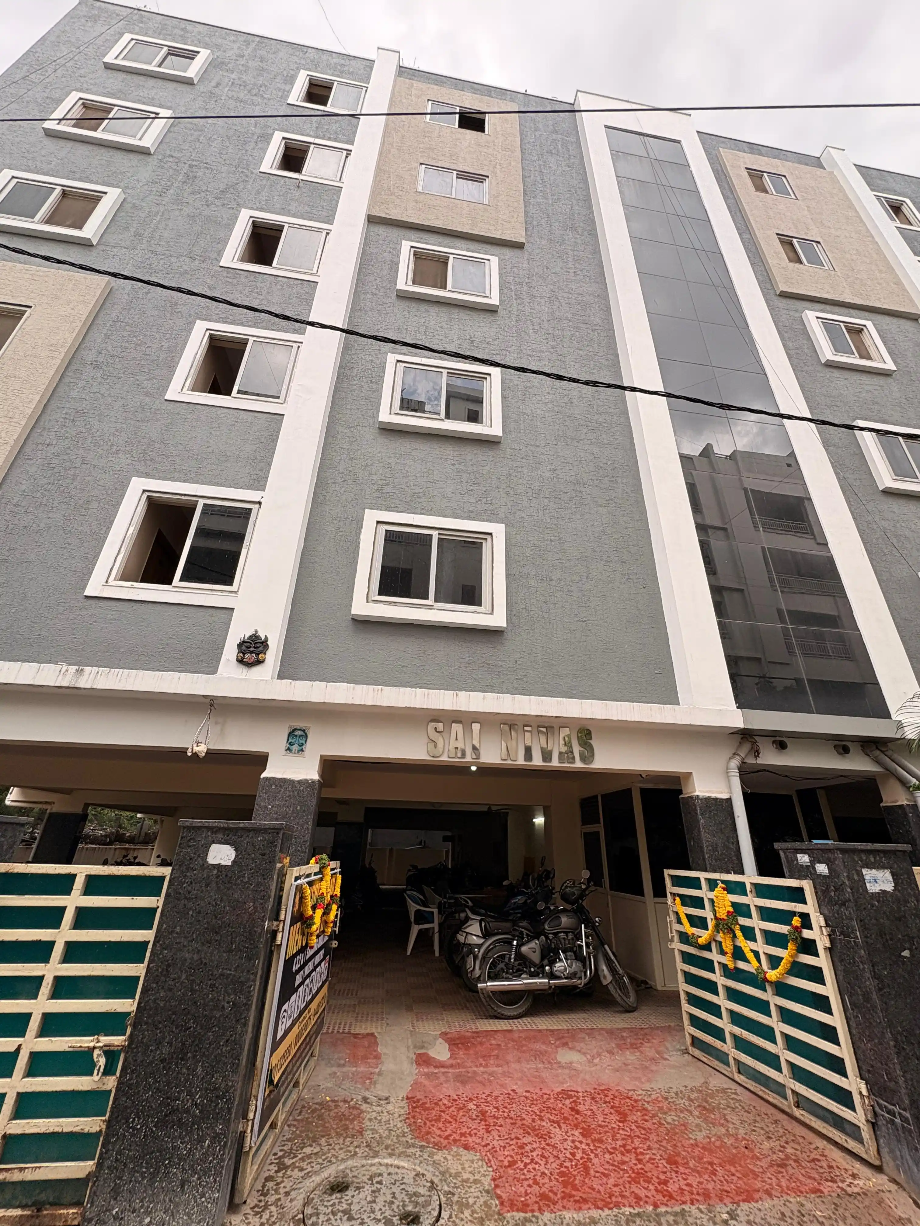 Lakshmi Balaji Mens PG Photo 1 Lakshmi Balaji Mens PG Photo 1