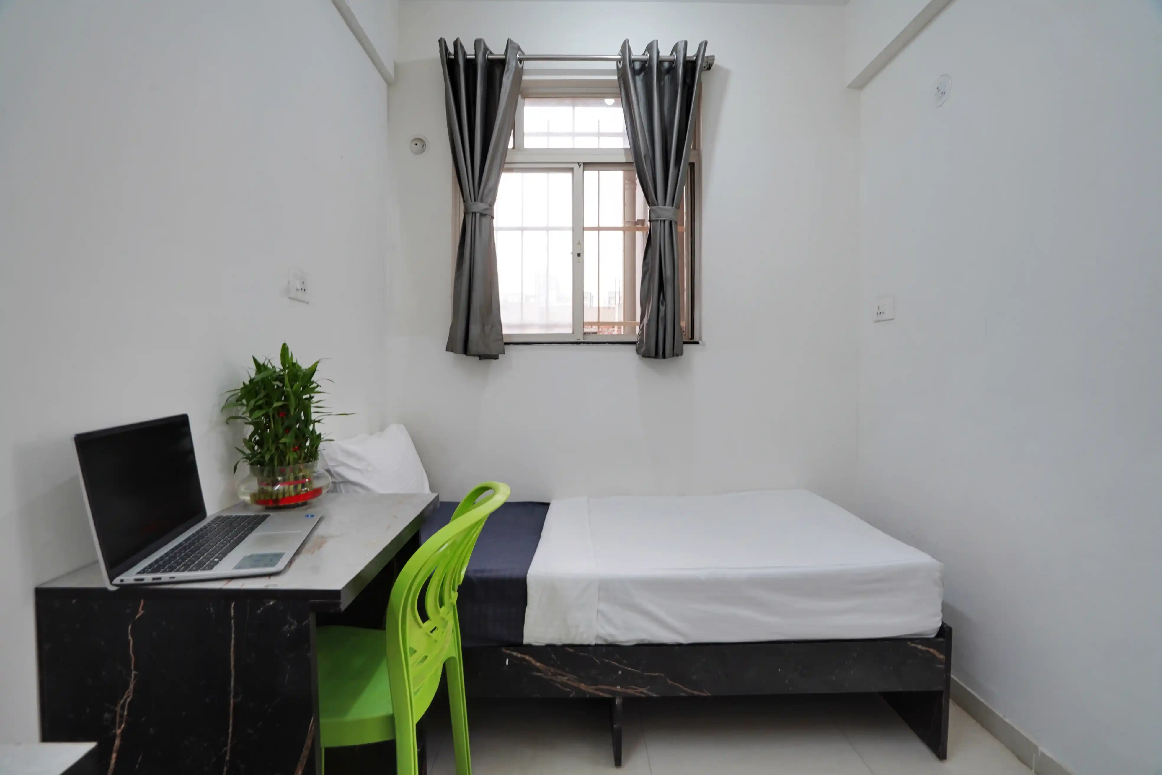 Krushnakunj Hostel 2 Photo 6