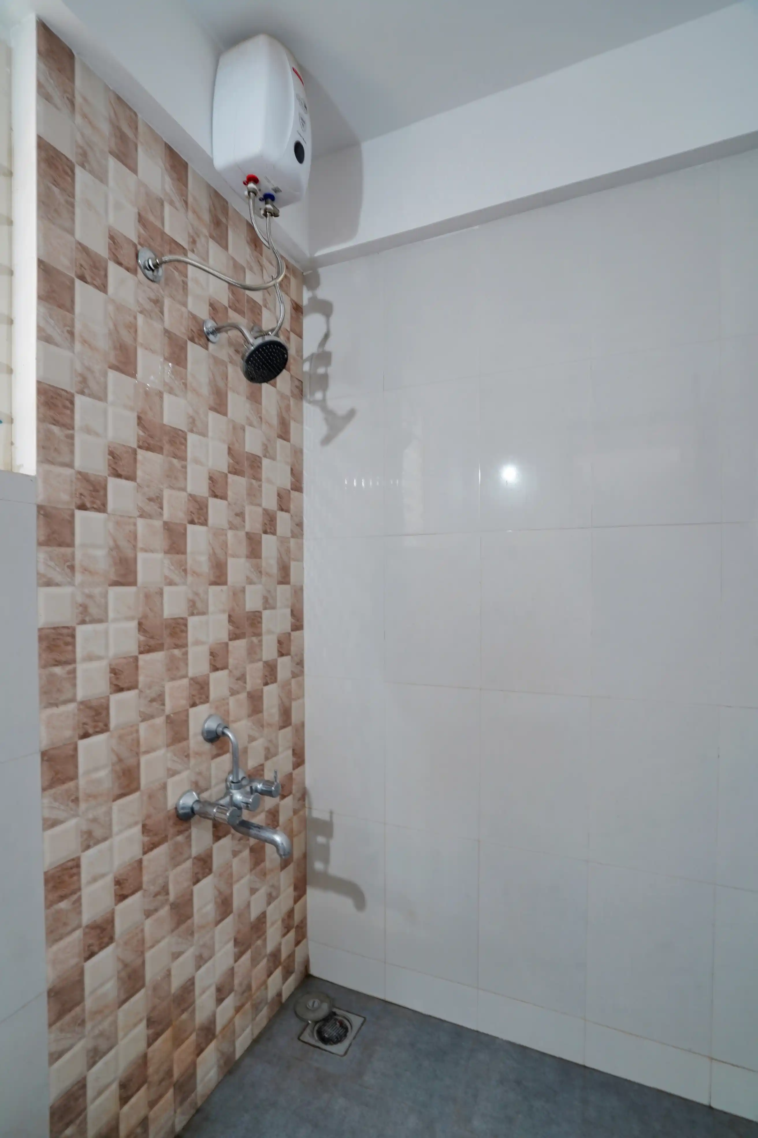 Krushnakunj Hostel 2 - Image 27