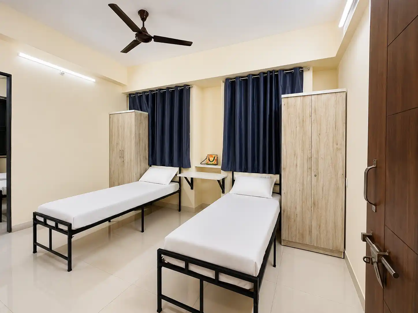 Fantigo Living - Sapphire - Image 1