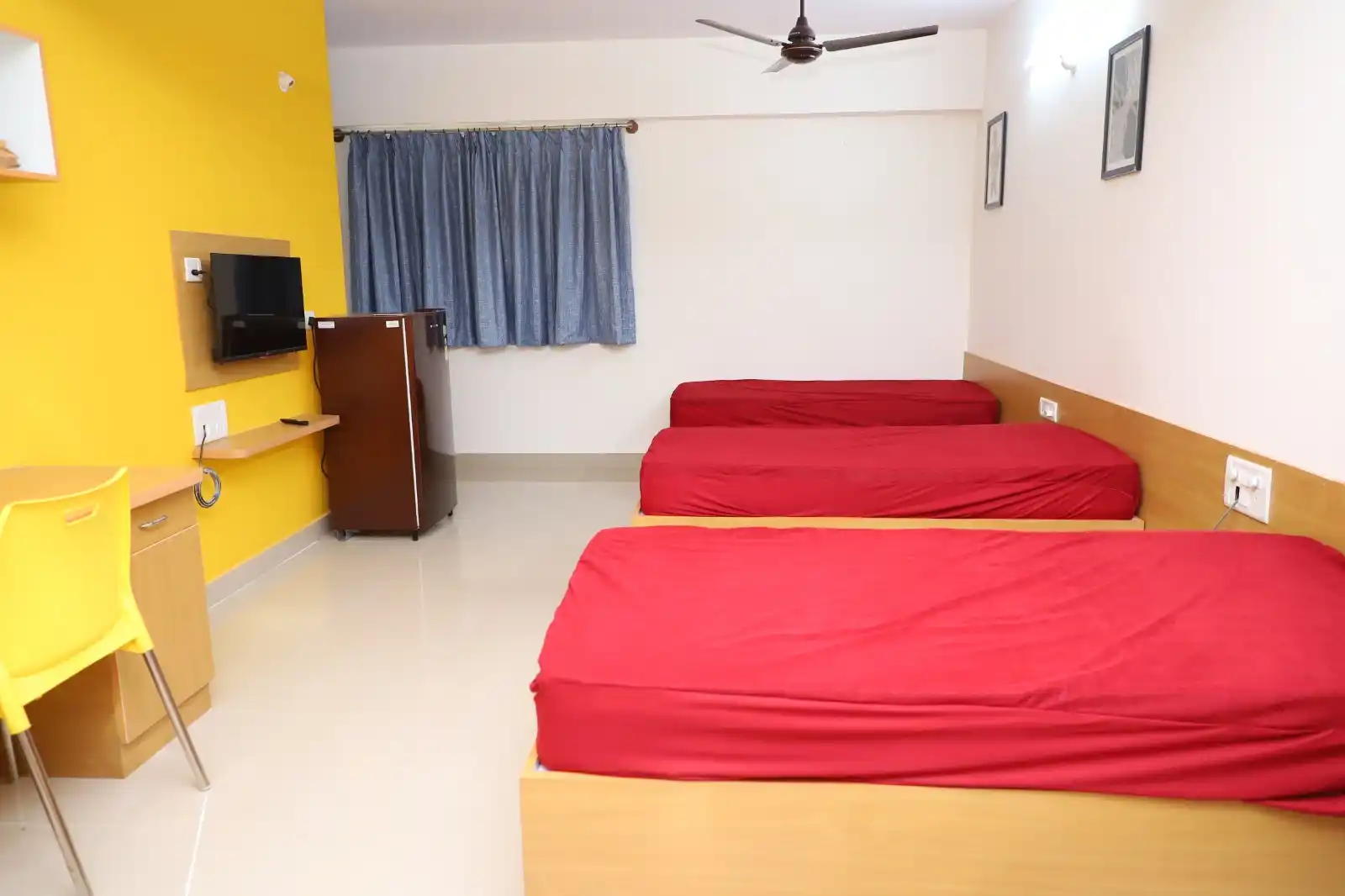 Yaana living  Photo 1