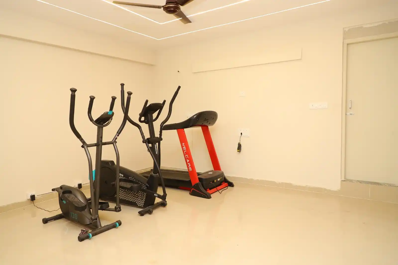 Yaana living  Photo 4