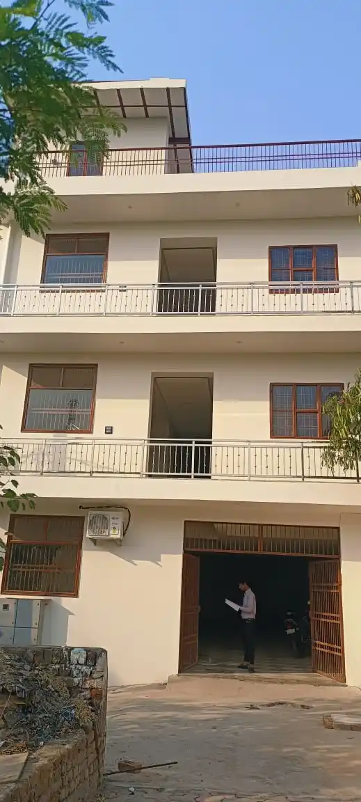 OTO ROYAL WIN Photo 1