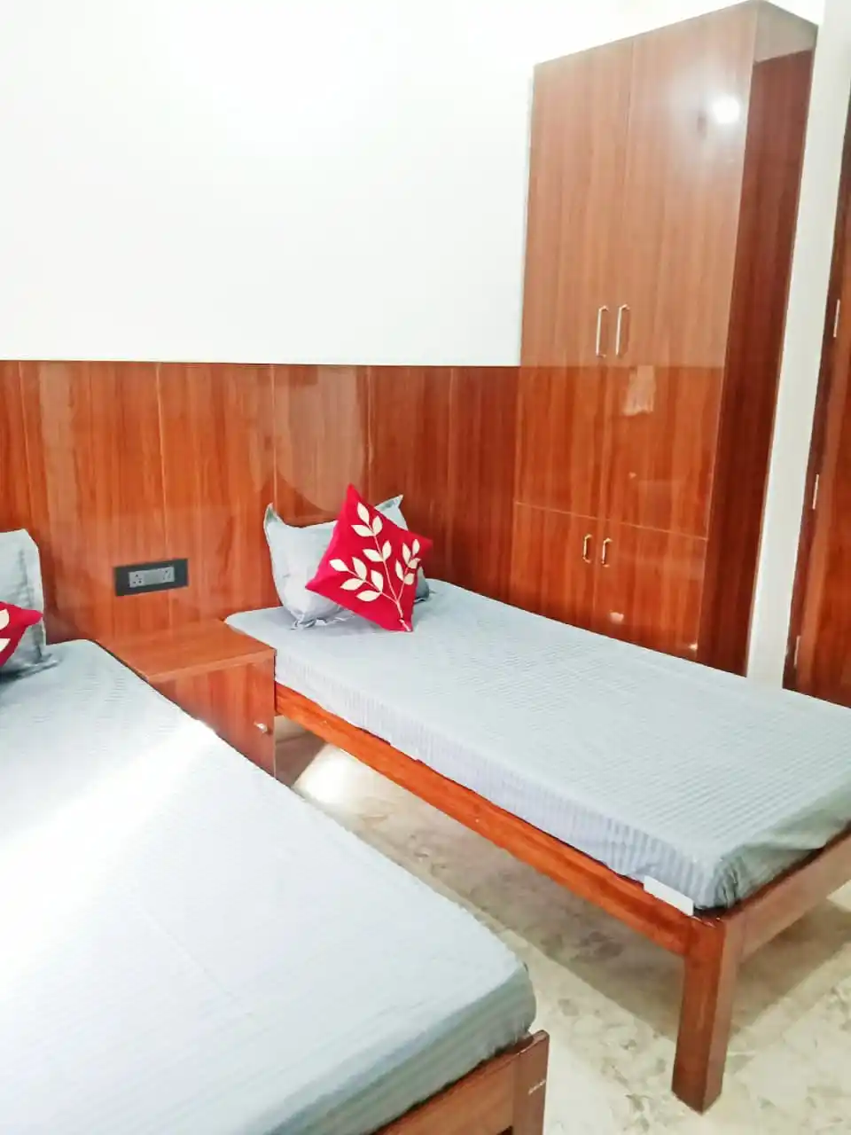 OTO ROYAL WIN Photo 4