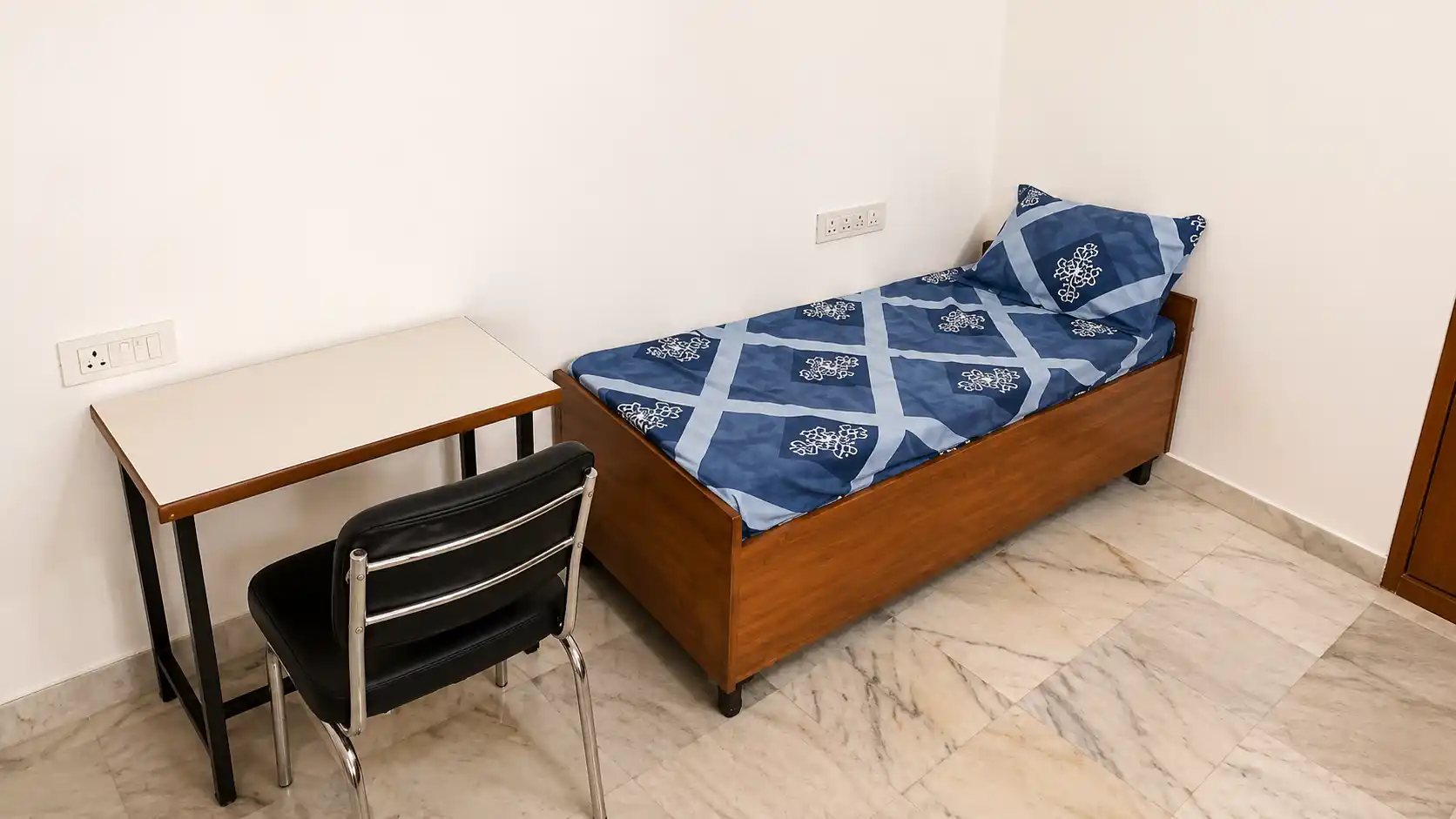 BMB-Aaron House - Image 4