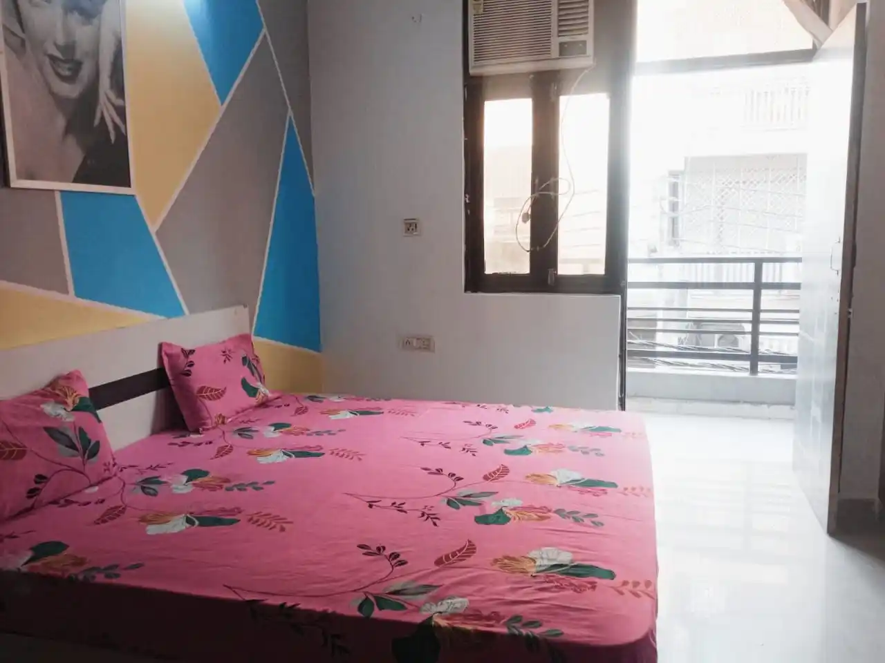 OTO ROYAL TOWN Photo 2 OTO ROYAL TOWN Photo 2