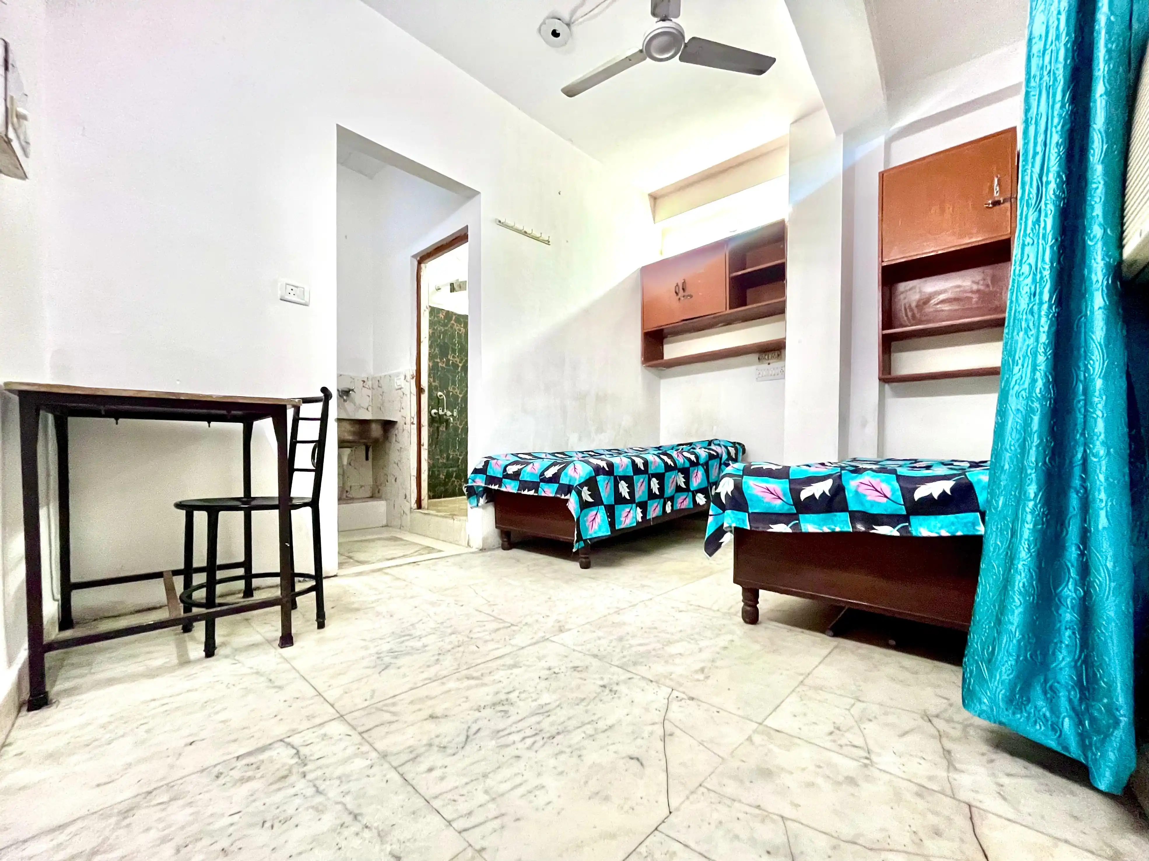 Livit Stays Gold Photo 3 Livit Stays Gold Photo 3