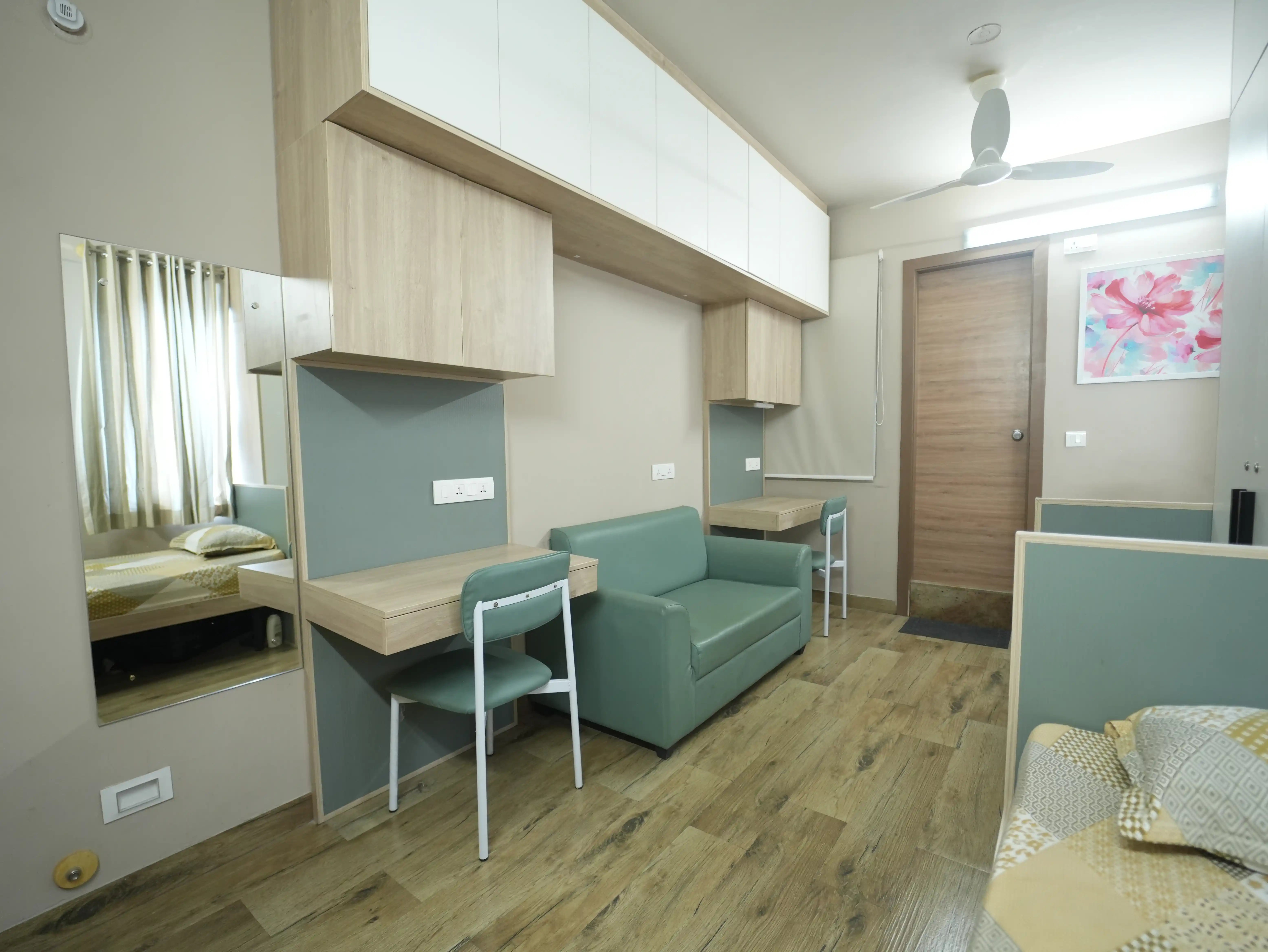 Livesta Premium Hostel For Girls Photo 5