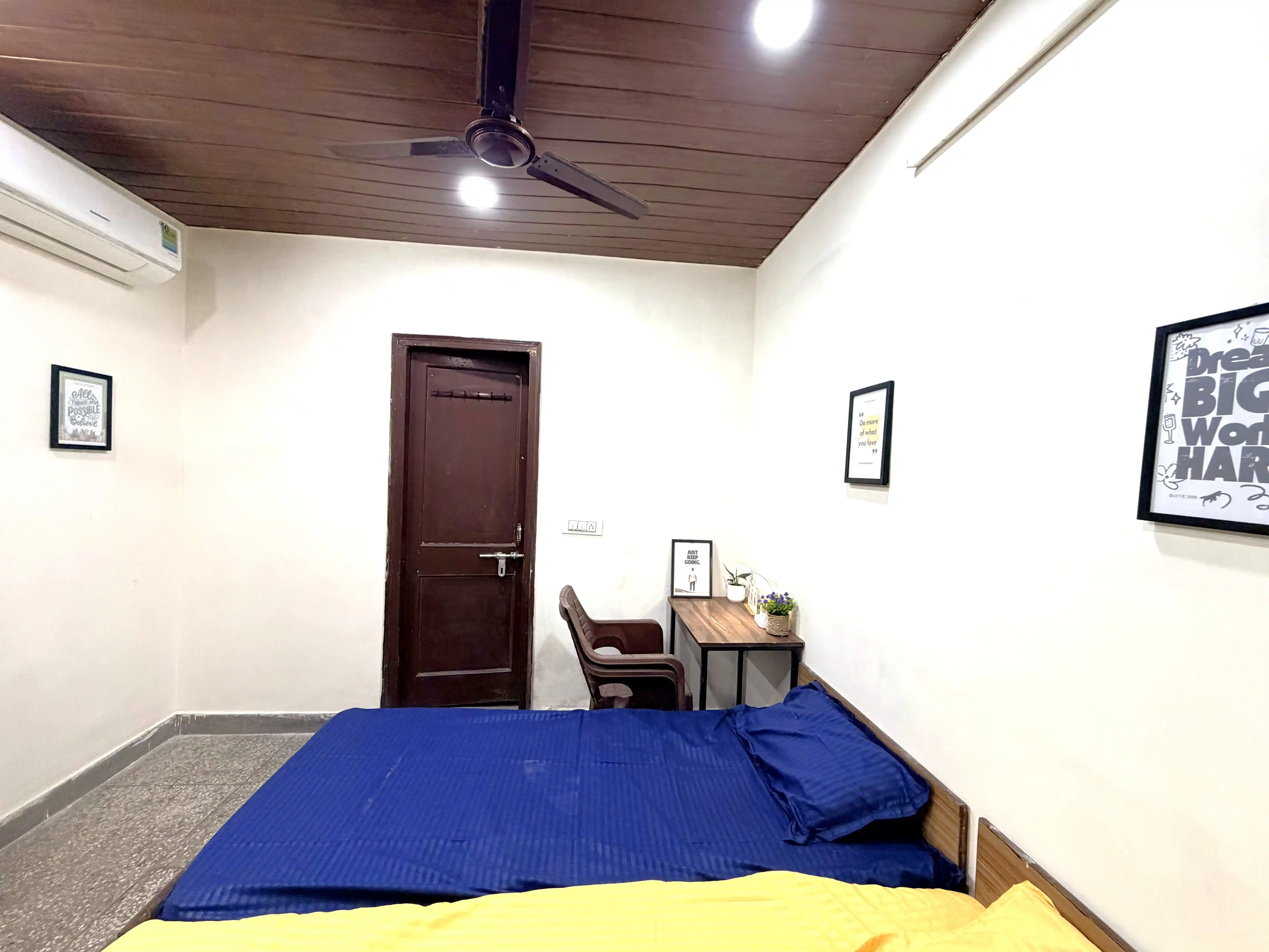 Yash Comfy Abode - Shriniwash Boys Pg Photo 1