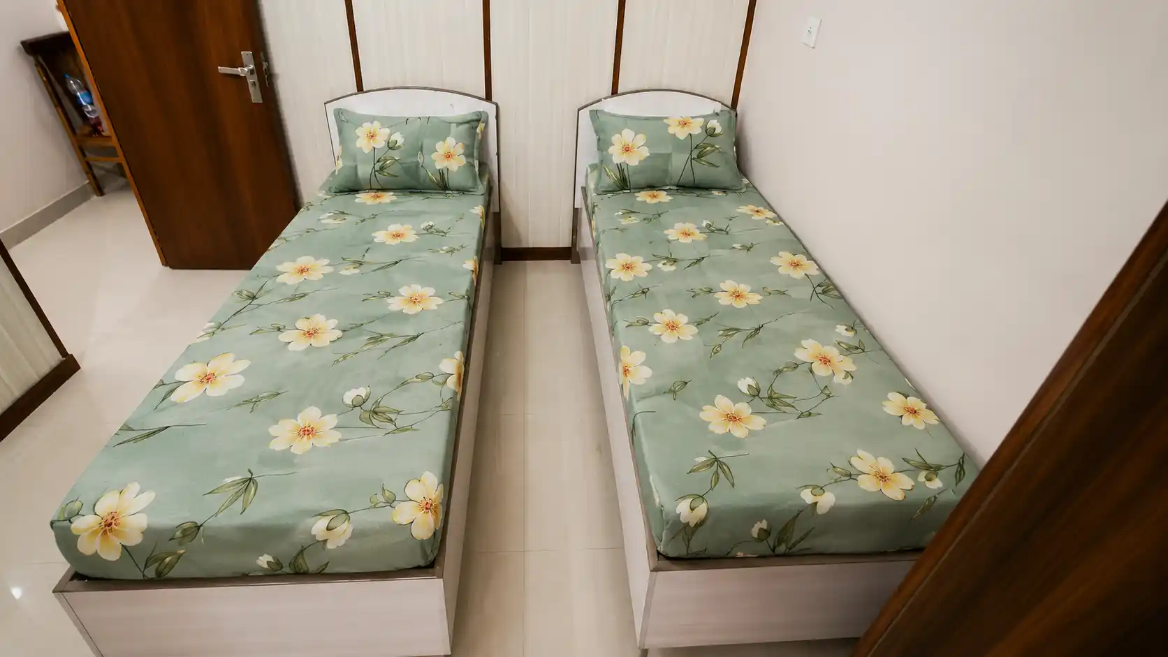 Lotus House - Image 4