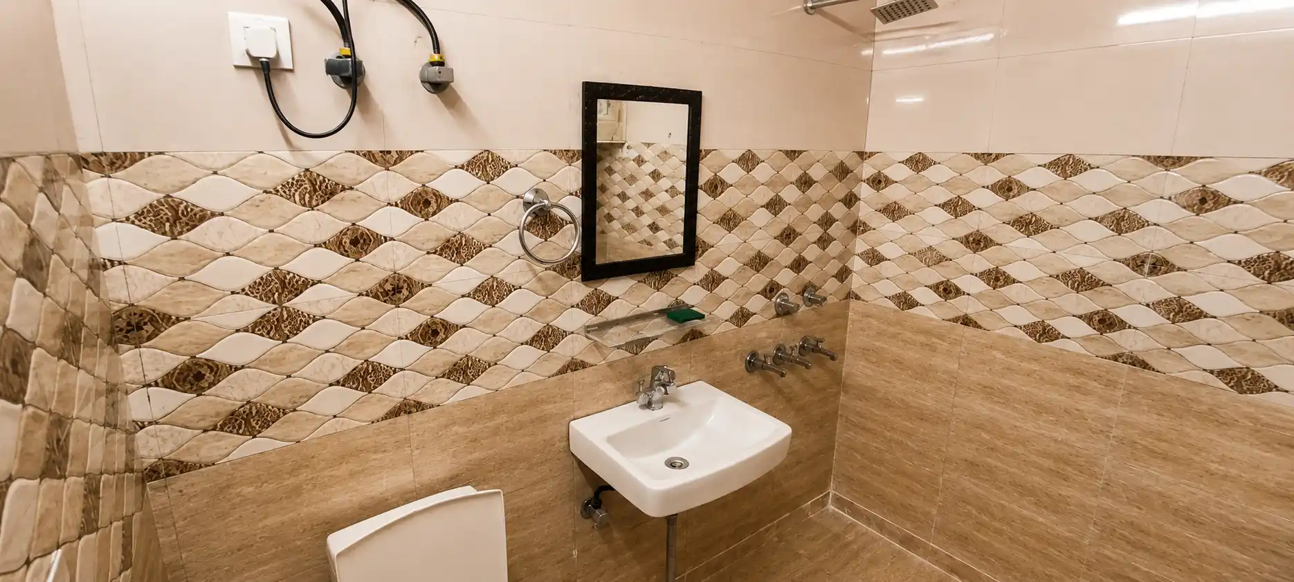 Lotus House - Image 1