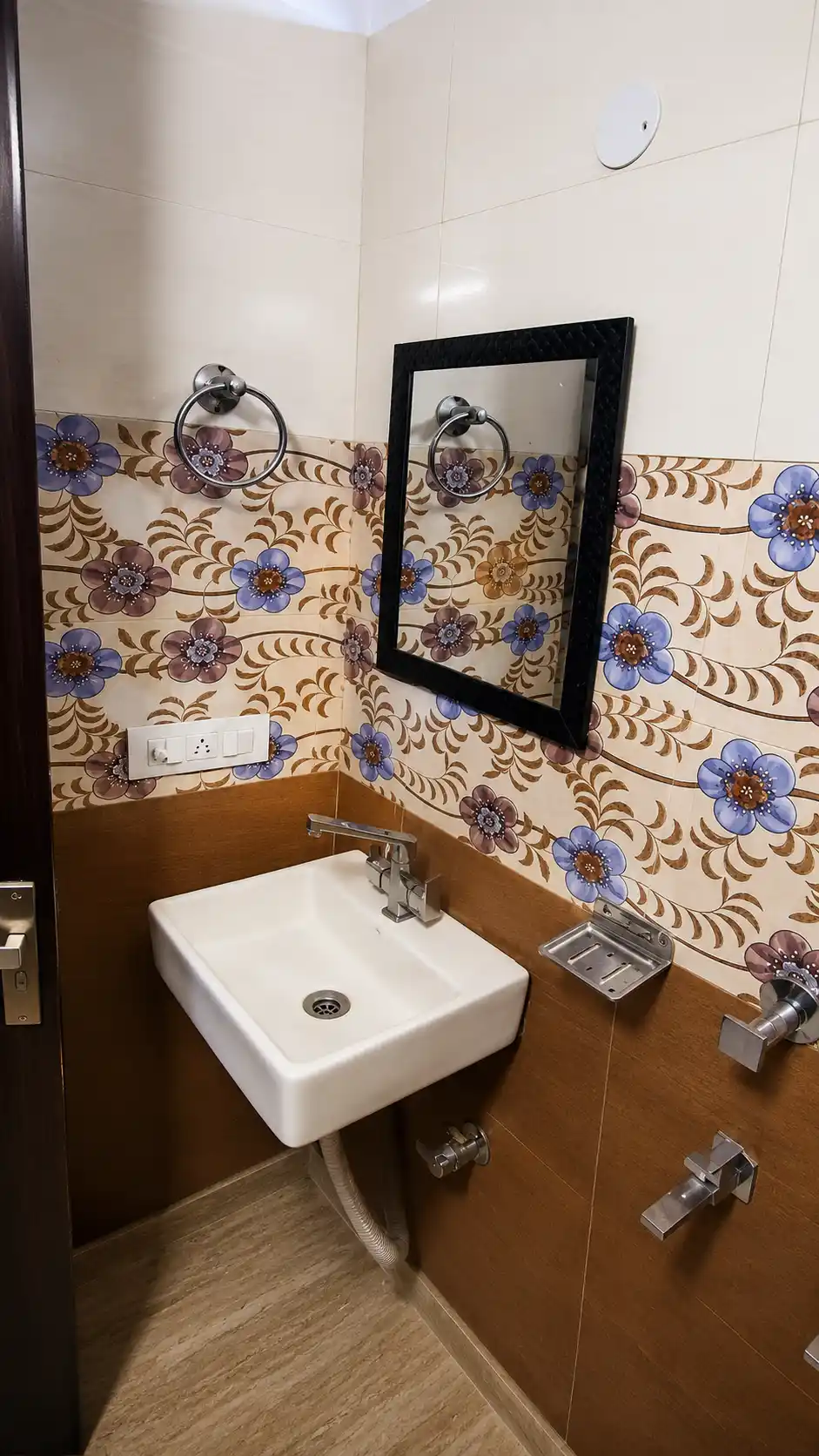 Lotus House - Image 11