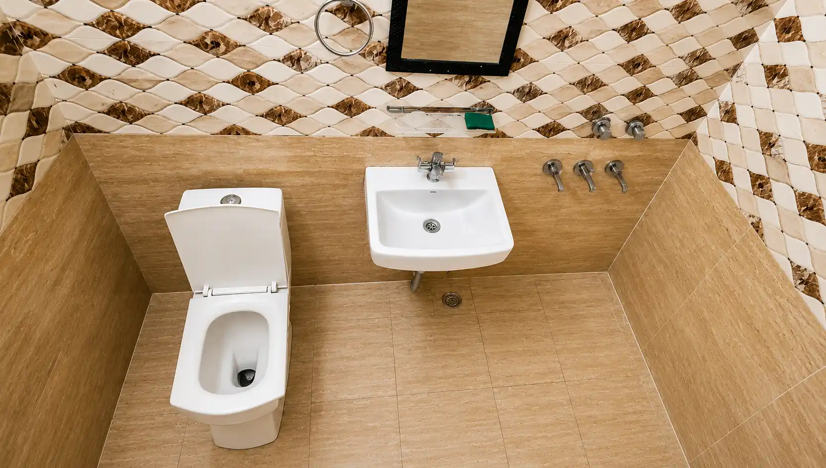 Lotus House - Image 2