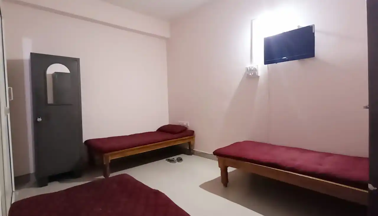 Spring Fields PG For Ladies  - Image 24