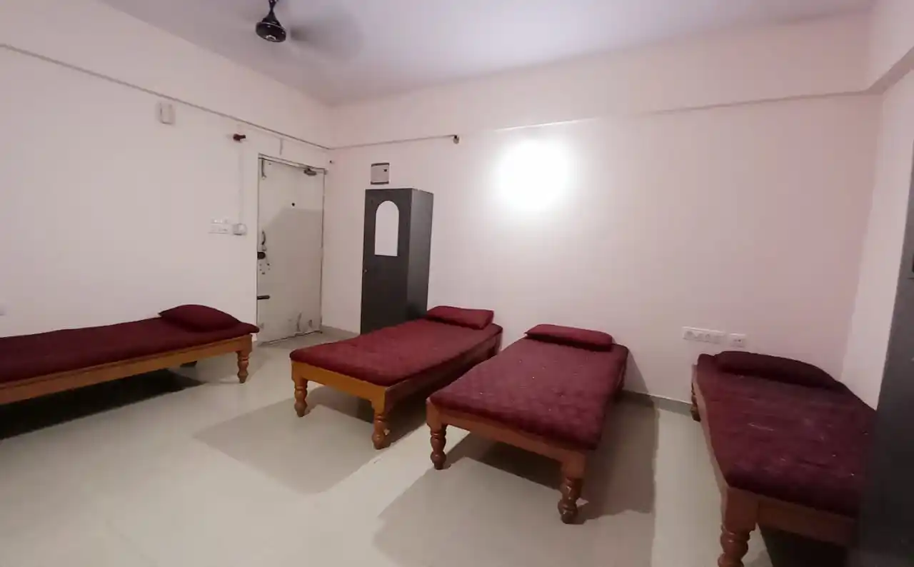 Spring Fields PG For Ladies  - Image 27