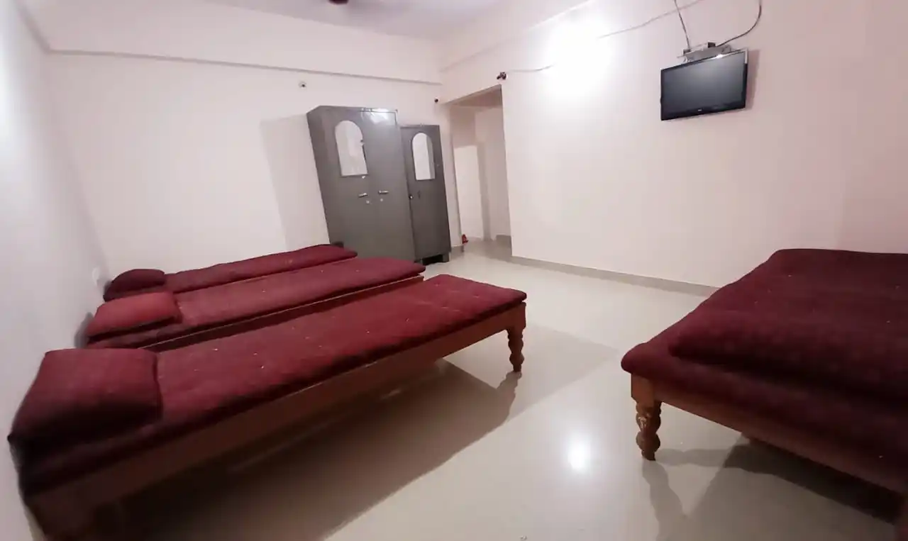 Spring Fields PG For Ladies  - Image 29